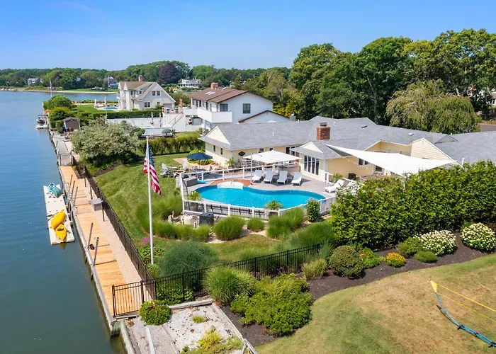 Hamptons Waterfront - Shinnecock Bay